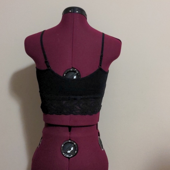 Black and lace sport bra/bralette/croptop - Picture 2 of 3